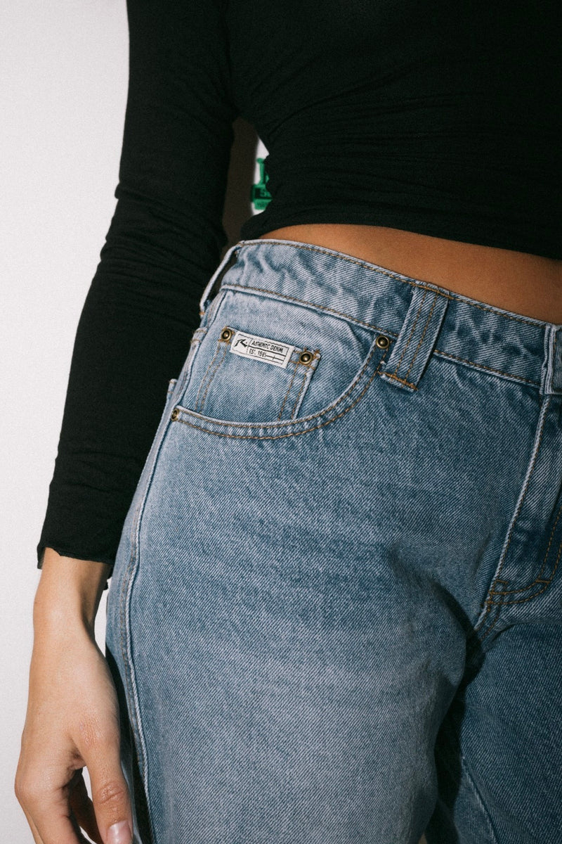 Suzy Straight Low Rise Jeans | Blasted Middy Blue